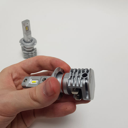 dop-led-bulb-h7-eco-00